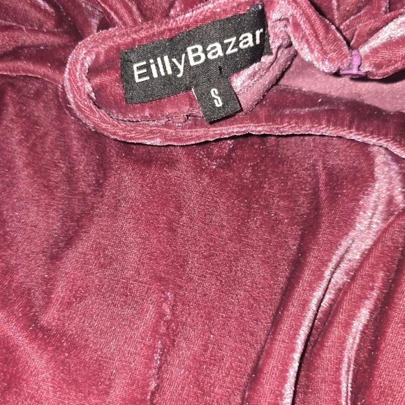 Chic Asymmetrical Velvet Dress in Deep Pink - Picture 2 of 6